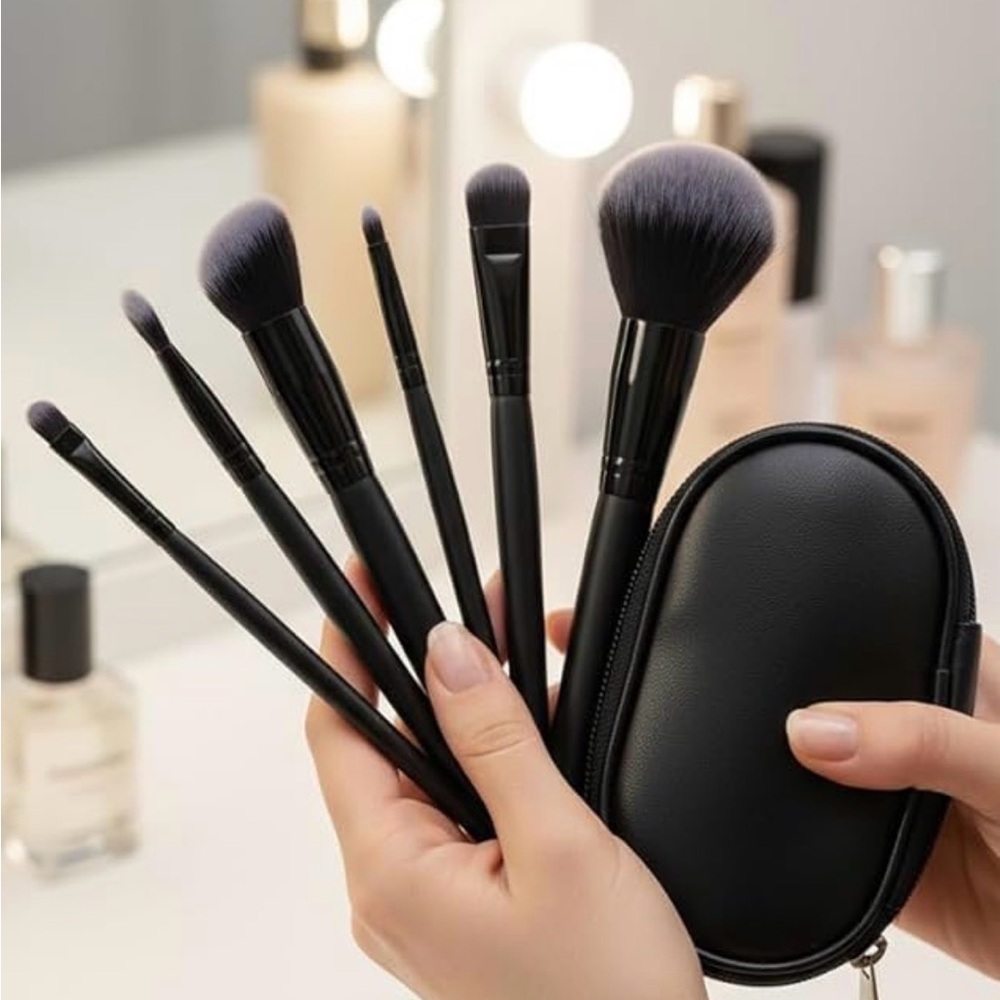 Professional Makeup Brush Set with Case - Black - Picture 3 of 4